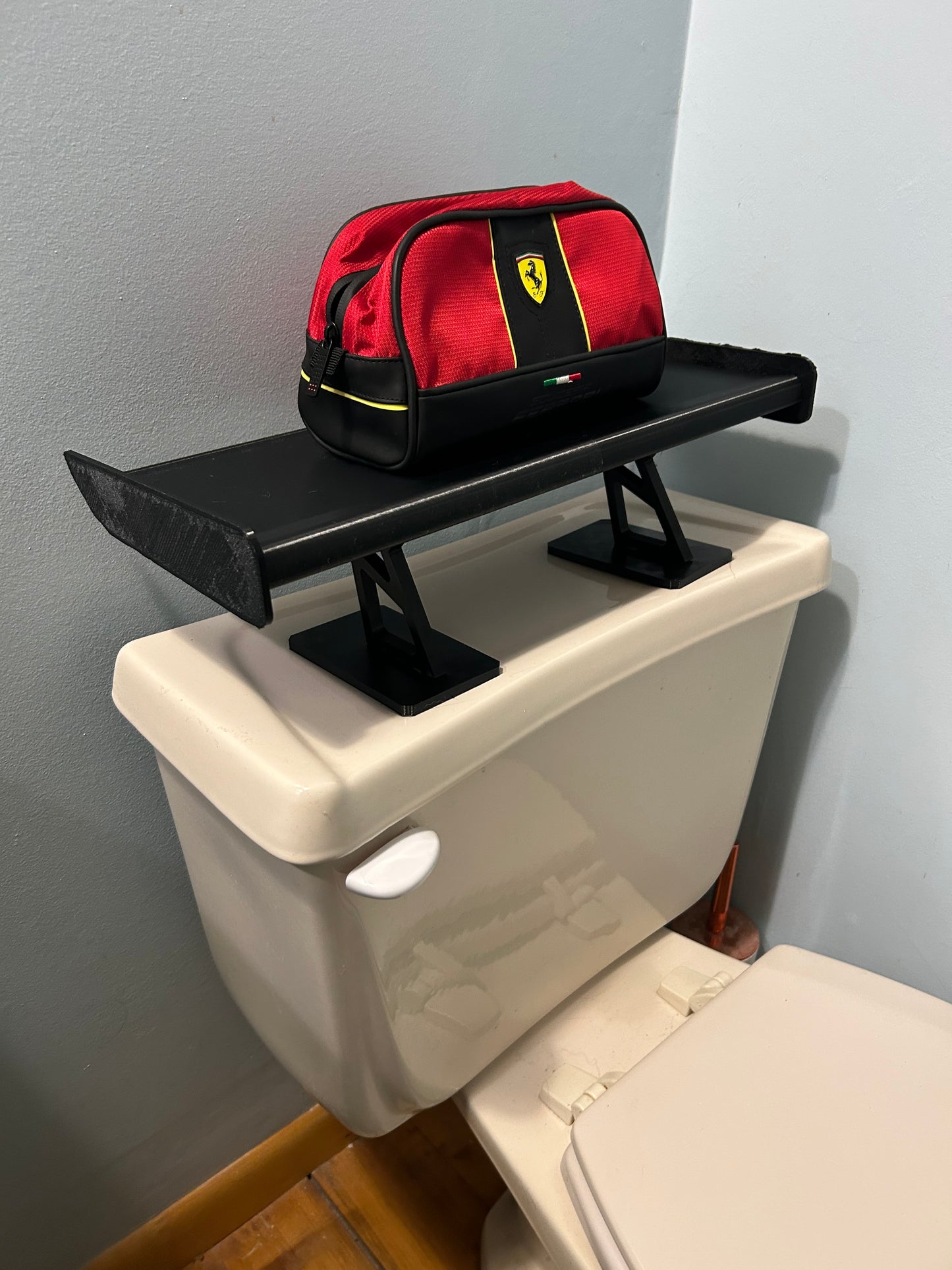Wing shelf (Toilet aero)